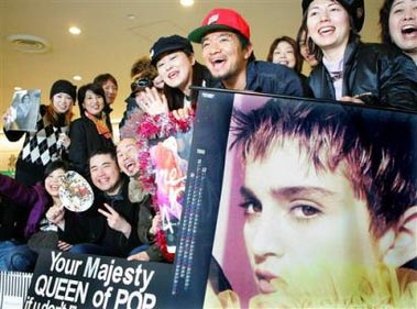 Japanese fans welcome Madonna