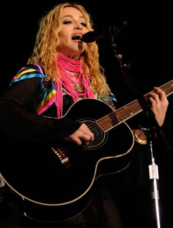 Sticky & Sweet Tour press reviews - Madonna show articles | Mad-Eyes